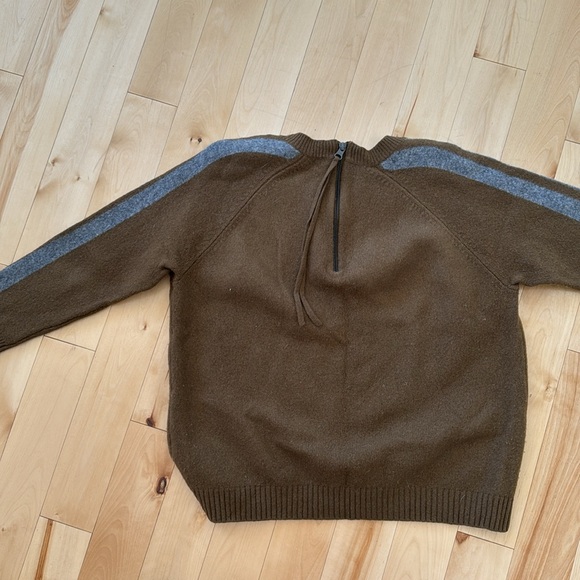 Dark green with grey stripes - Picture 2 of 2